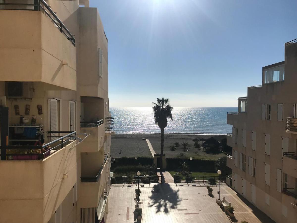 Espectacular Residencial En 1A Linea Con Piscina Lejlighed Benajarafe Eksteriør billede